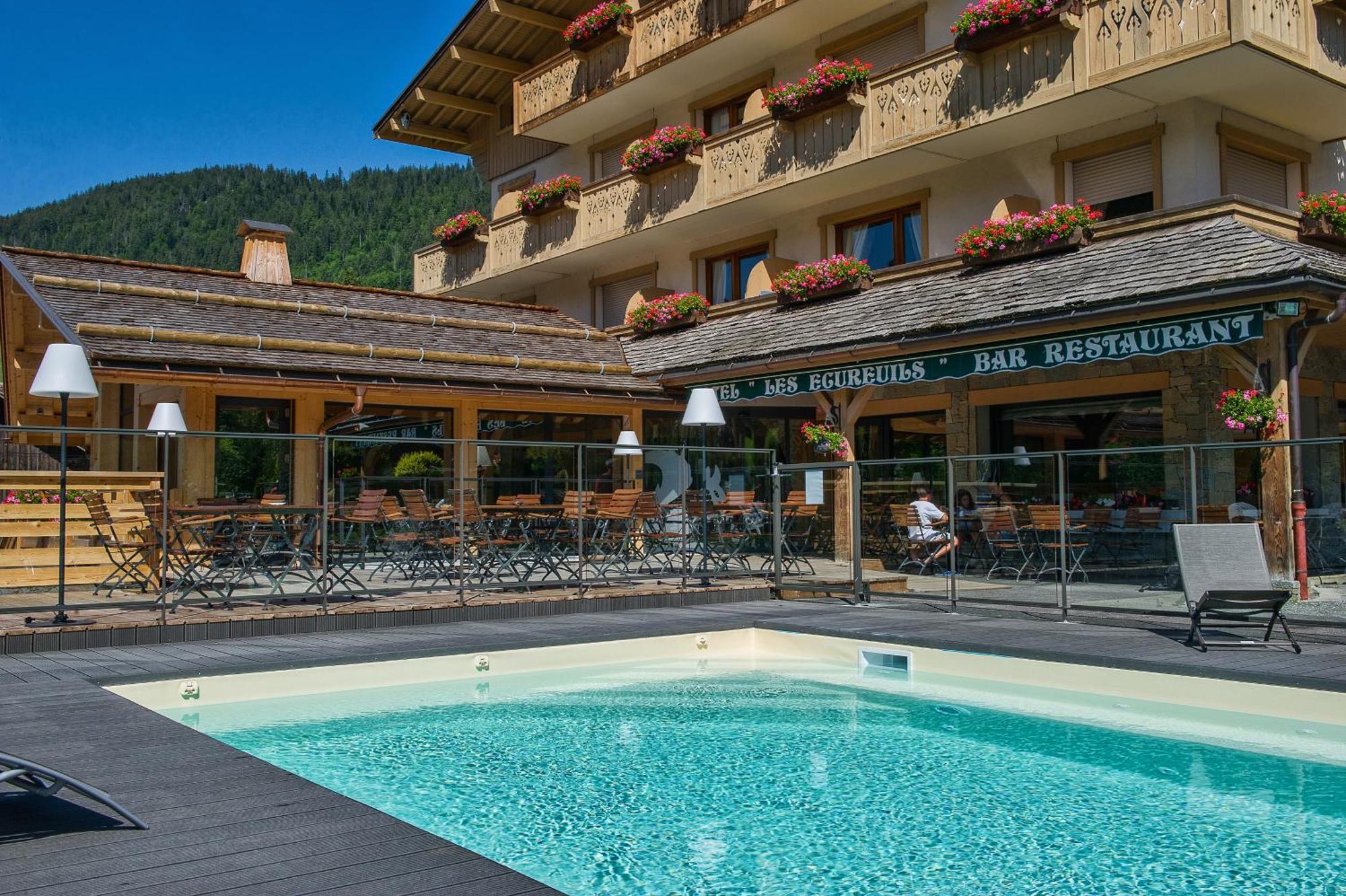Hotel-Chalet Les Ecureuils Restaurant, Piscine, Garage Le Grand-Bornand Eksteriør billede